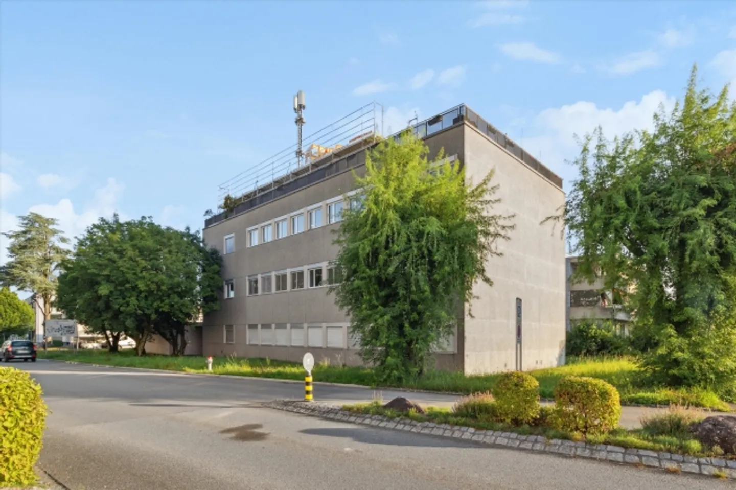 Edificio ad uso misto in affitto - Foto 1 di 9