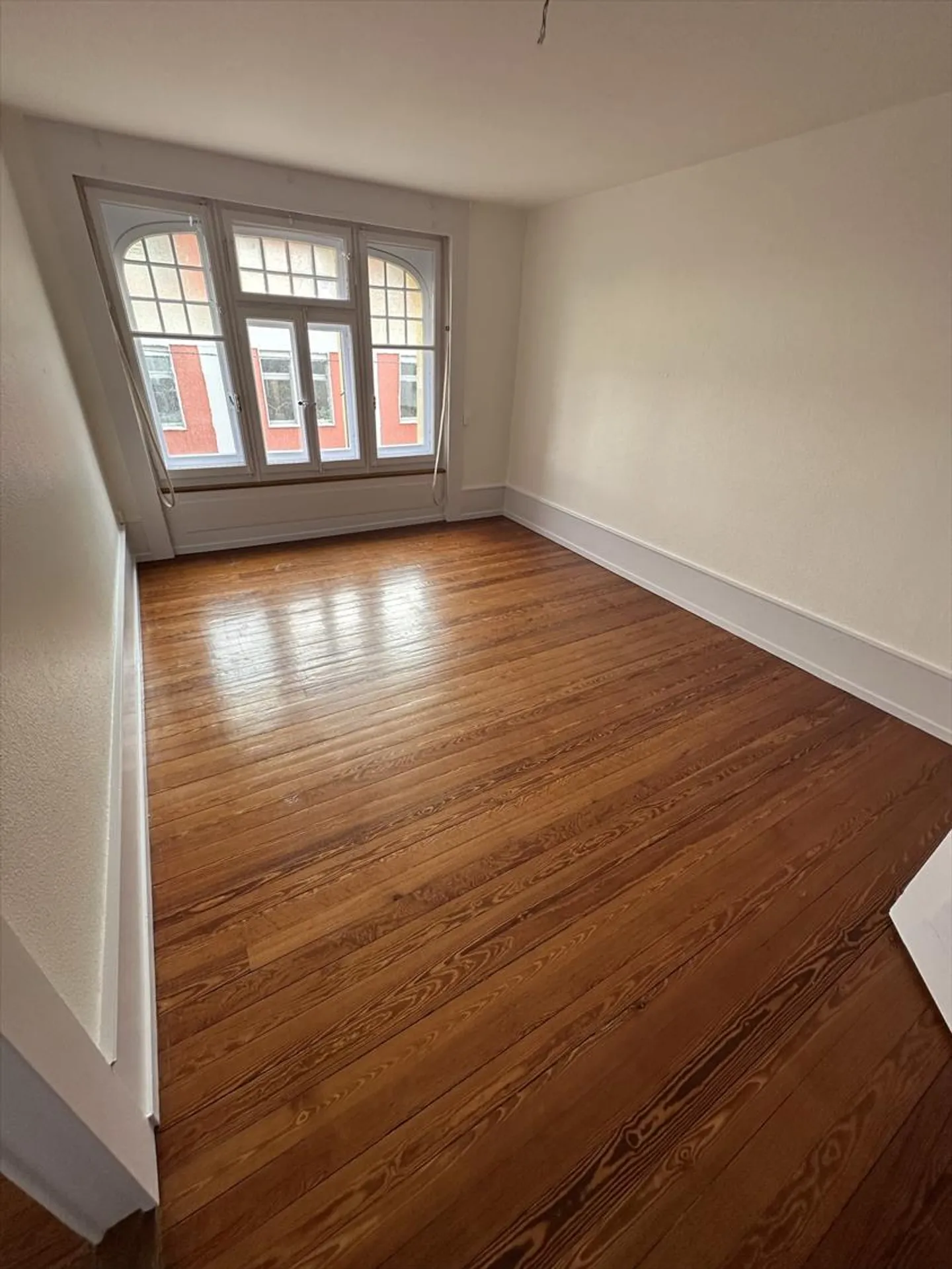 5-room apartment on the 2nd floor - Photo 6 of 15