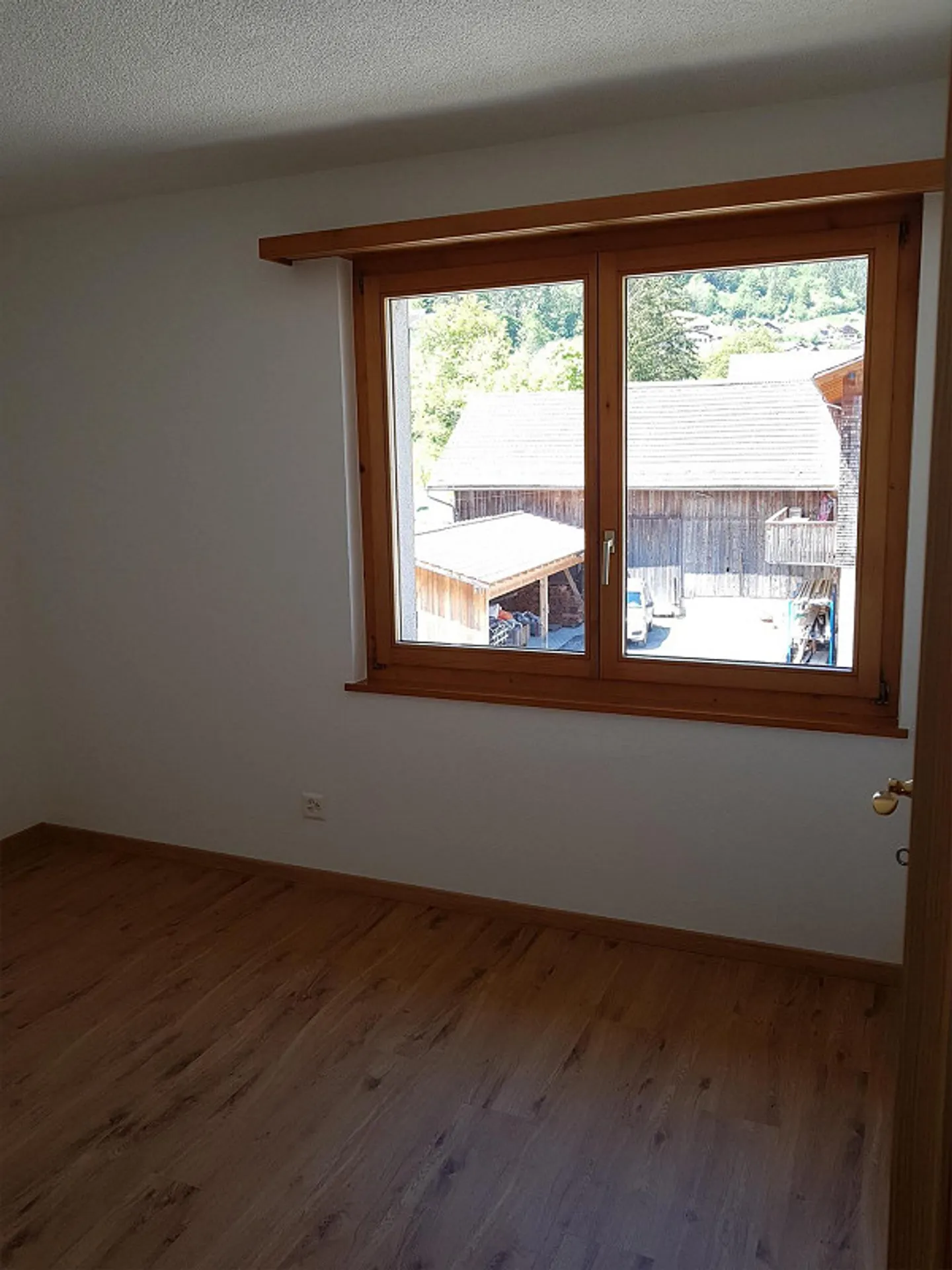 Sonnige 4.5-Zimmerwohnung mit Aussicht - Foto 9 von 13