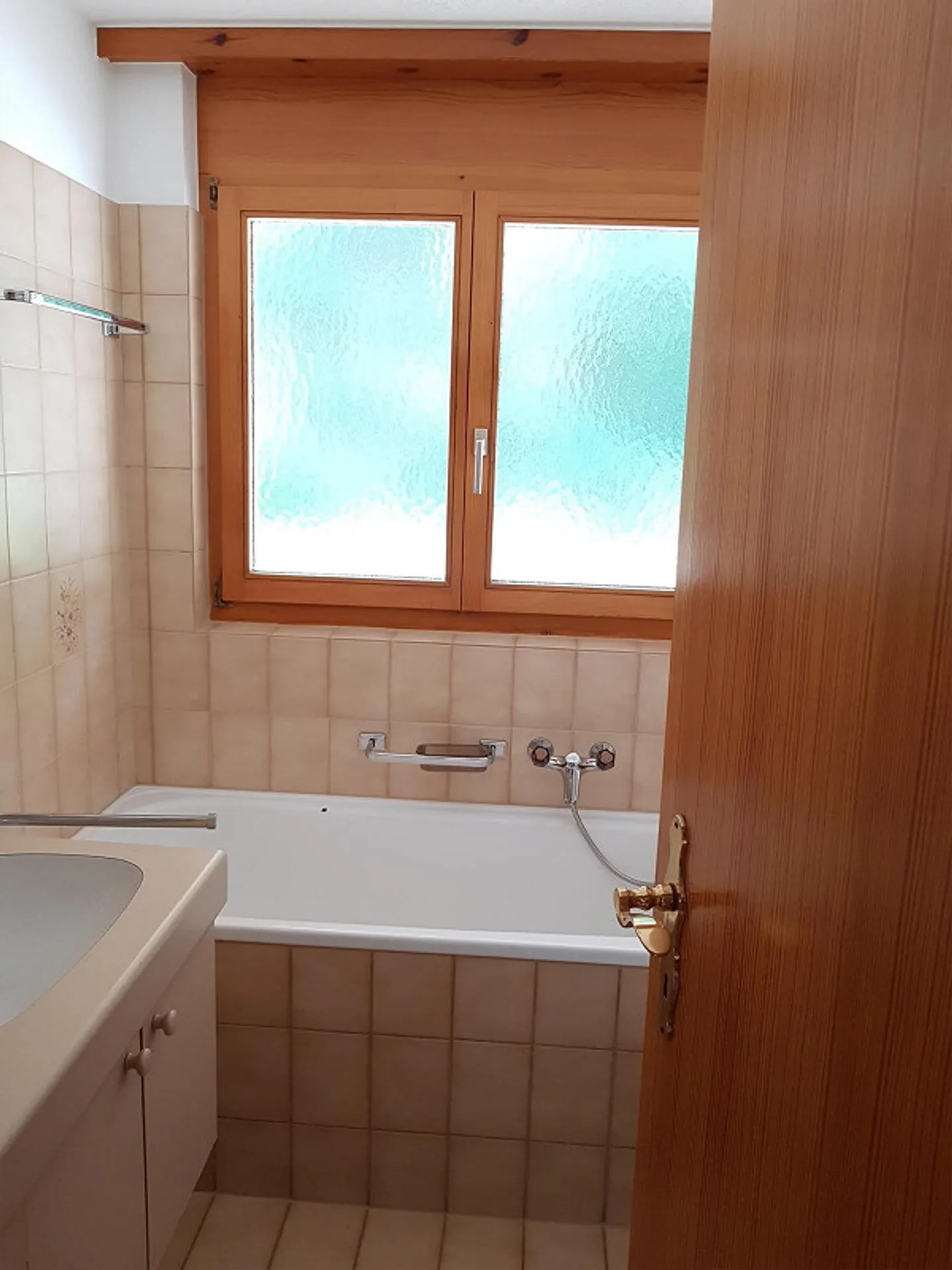 Sonnige 4.5-Zimmerwohnung mit Aussicht - Foto 11 von 13