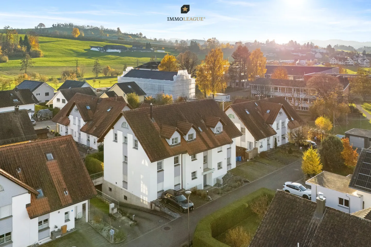 Stylish penthouse apartment in a popular residential area. - Photo 5 of 8