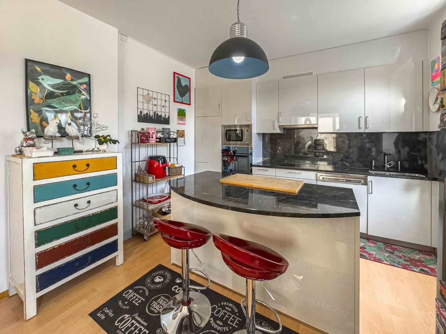 Charmante Villa mit Garten - Foto 3 von 9