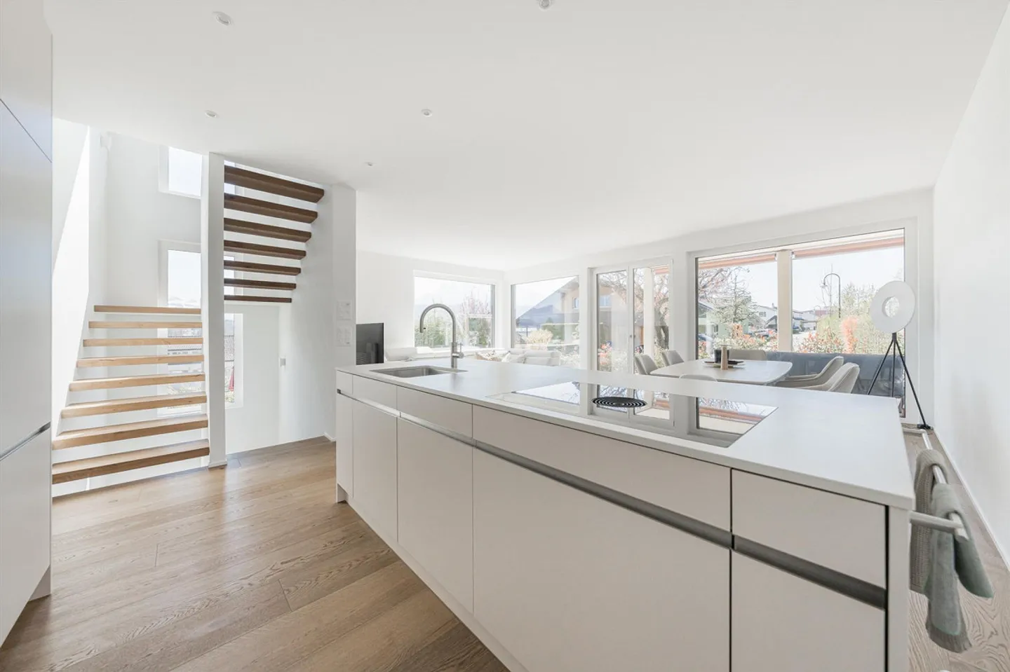 Top modern dream house with fantastic view - Photo 6 of 20