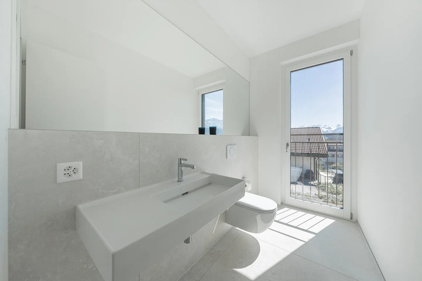 Top modern dream house with fantastic view - Photo 7 of 20