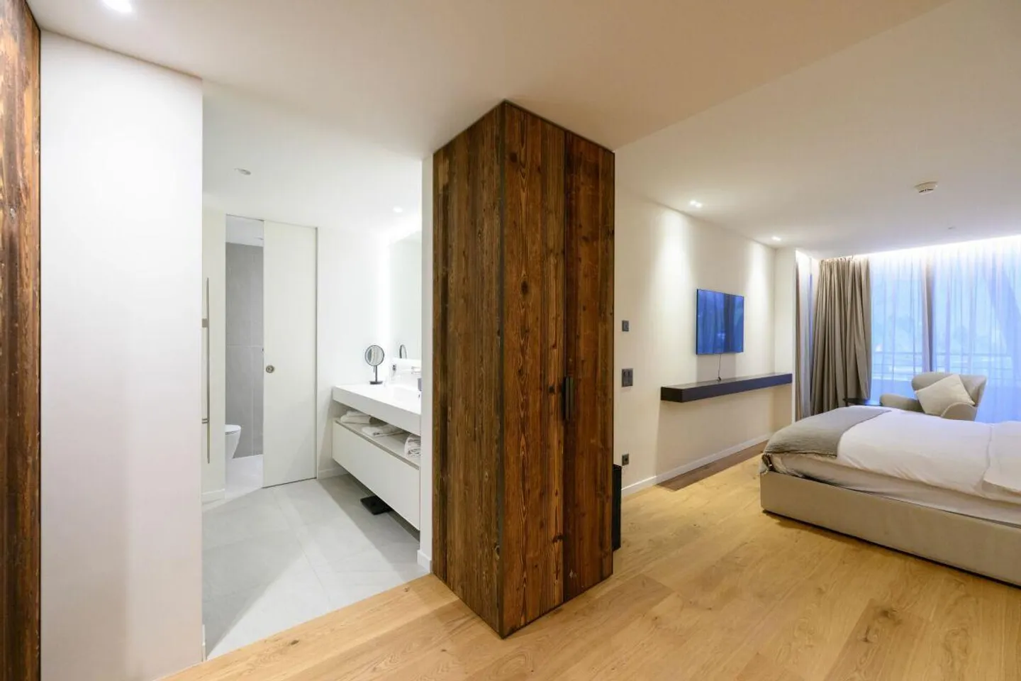 APARTMENT GOTTHARD RESIDENCES - Photo 12 of 13
