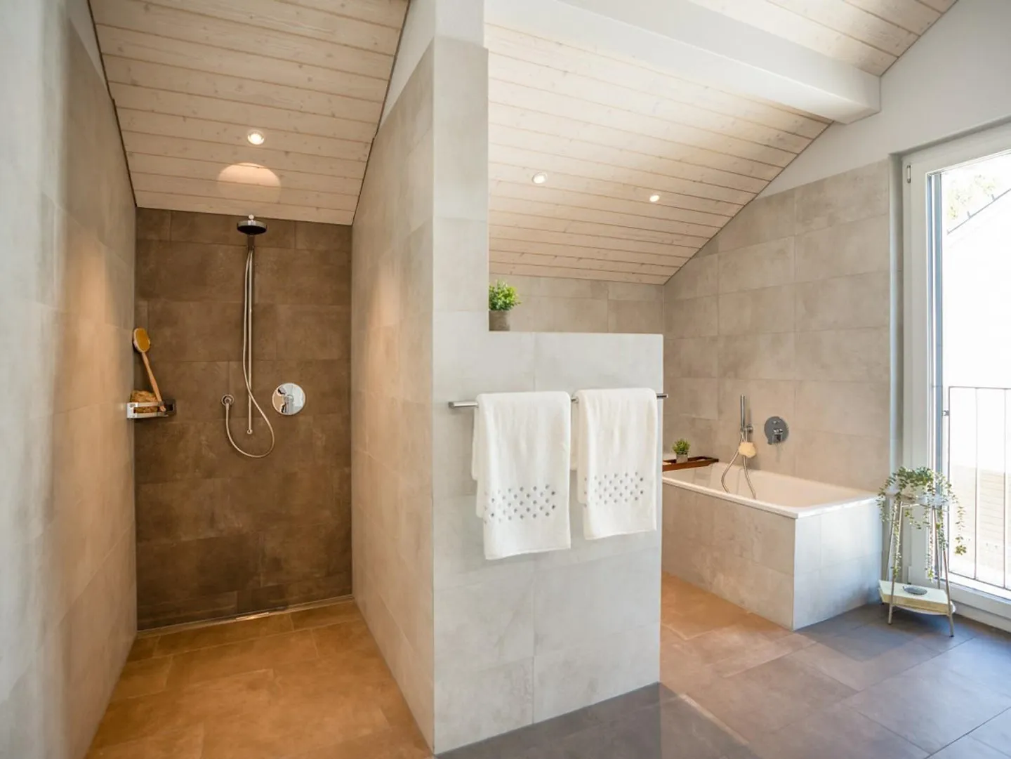 First occupancy: Family paradise in sunny location - Photo 5 of 8