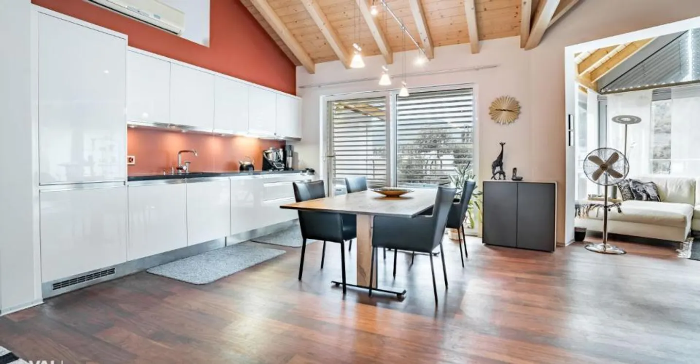 Exklusive 4.5-Zimmer-Attikawohnung mit grosszügiger Terrasse und Sauna in Visp - Photo 3 of 12