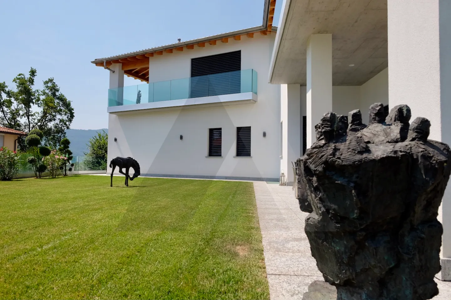Exclusive Villa with Indoor Pool in Montagnola - Photo 3 of 18