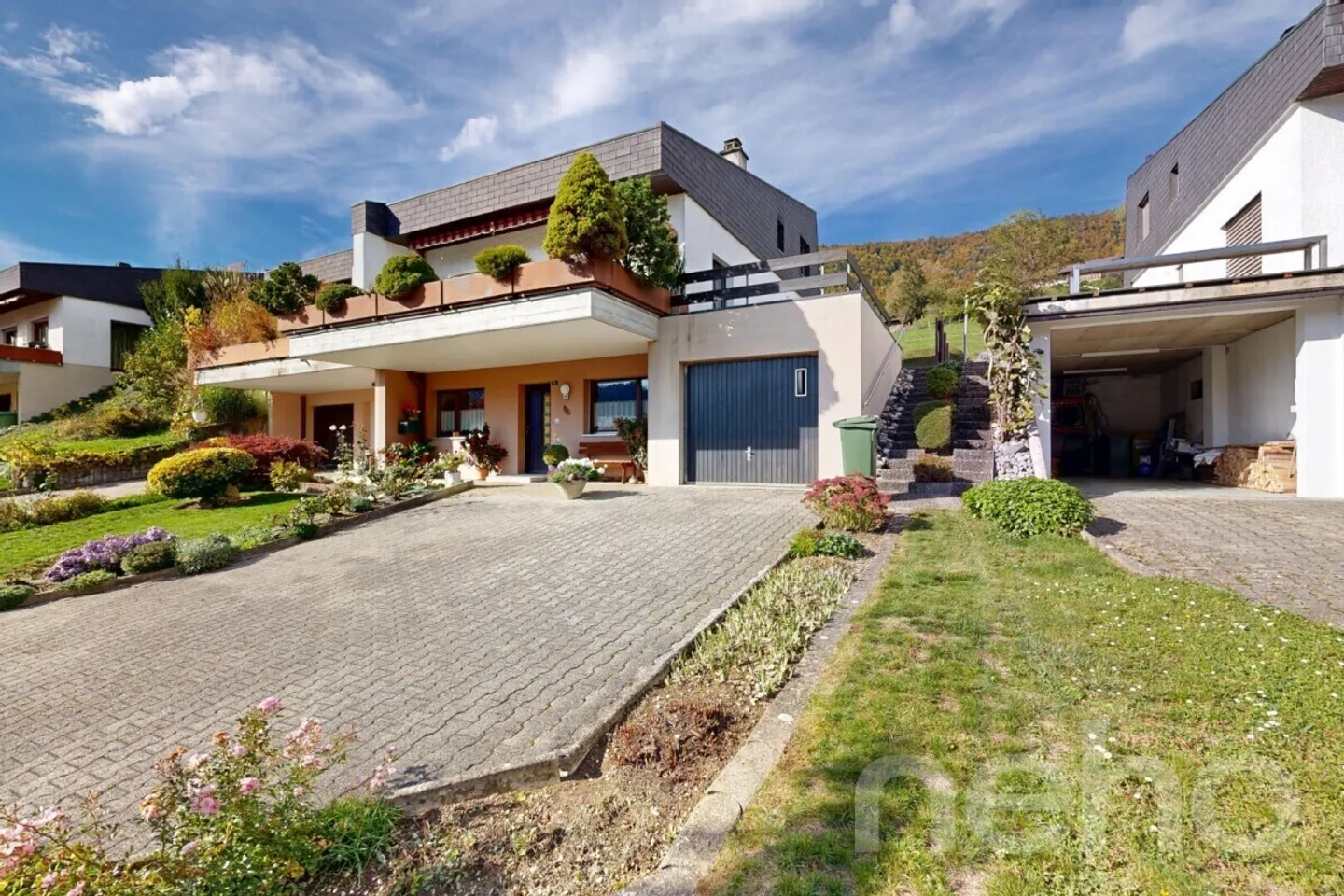 Großes Reihenhaus auf 3 Etagen mit Terrasse und Balkon! - Foto 1 von 13
