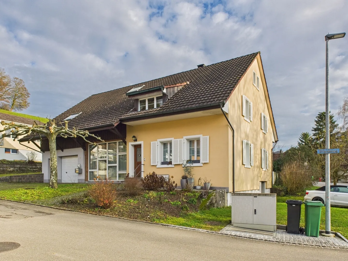 Charmante maison individuelle de 5,5 pièces avec grand jardin à Kaisten - Photo 1 sur 11