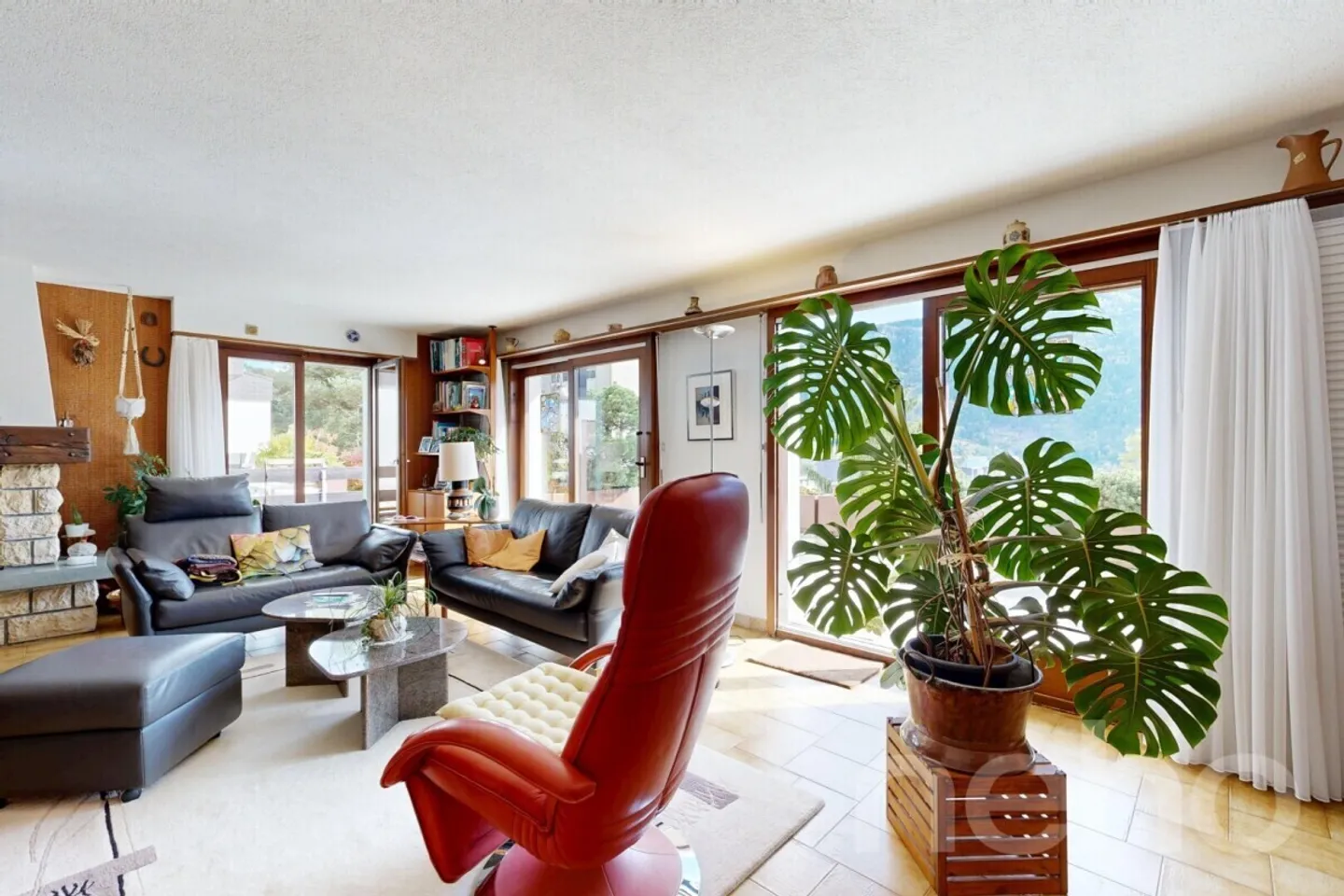 Großes Reihenhaus auf 3 Etagen mit Terrasse und Balkon! - Foto 4 von 13