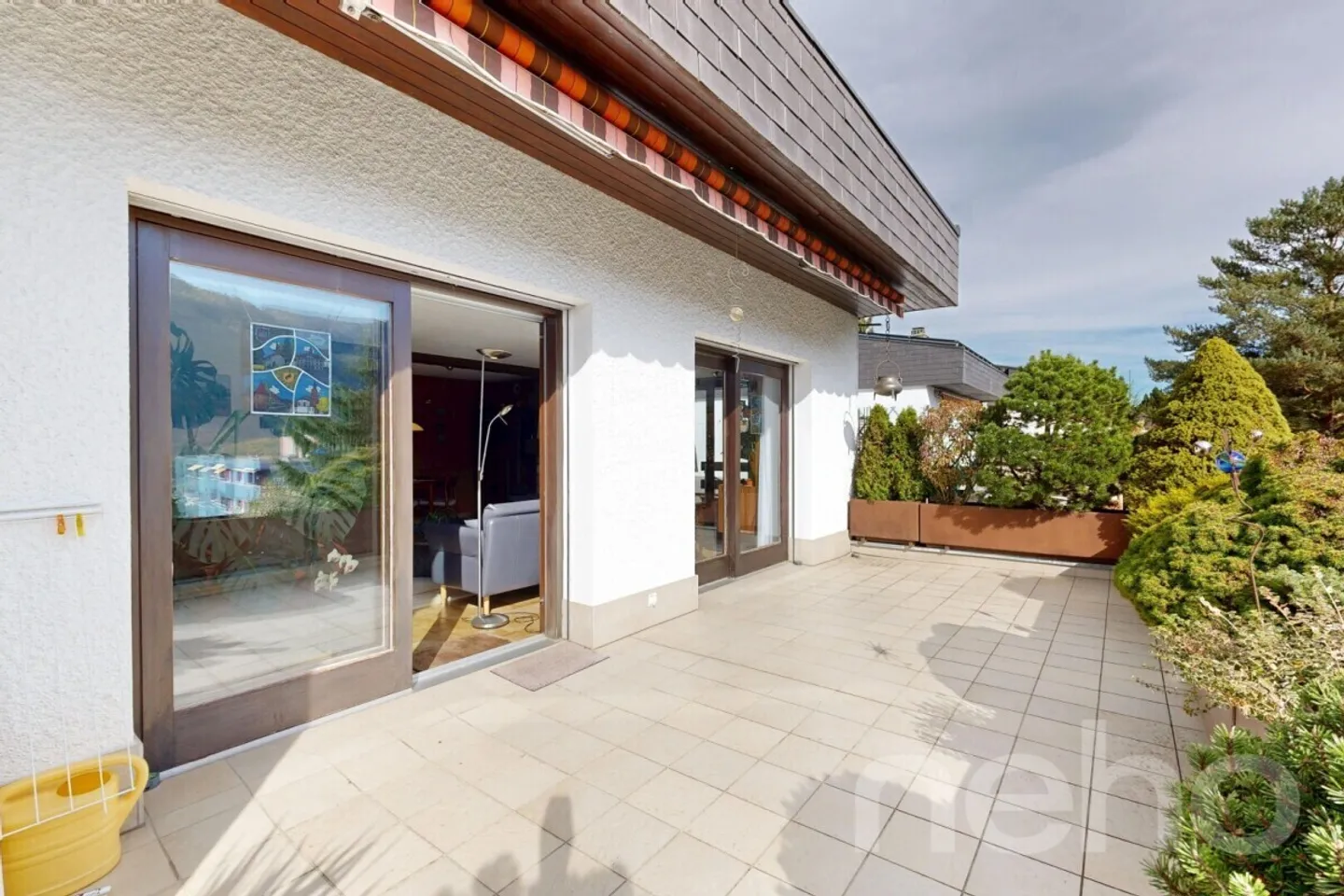 Großes Reihenhaus auf 3 Etagen mit Terrasse und Balkon! - Foto 5 von 13
