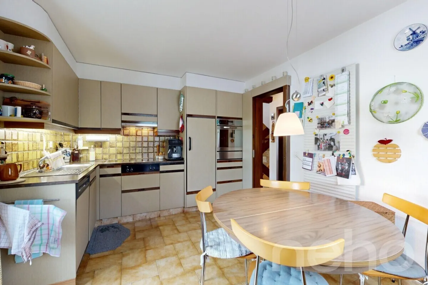 Großes Reihenhaus auf 3 Etagen mit Terrasse und Balkon! - Foto 7 von 13