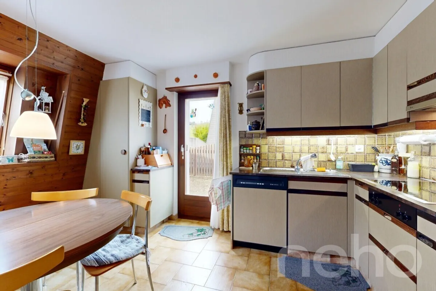 Großes Reihenhaus auf 3 Etagen mit Terrasse und Balkon! - Foto 8 von 13