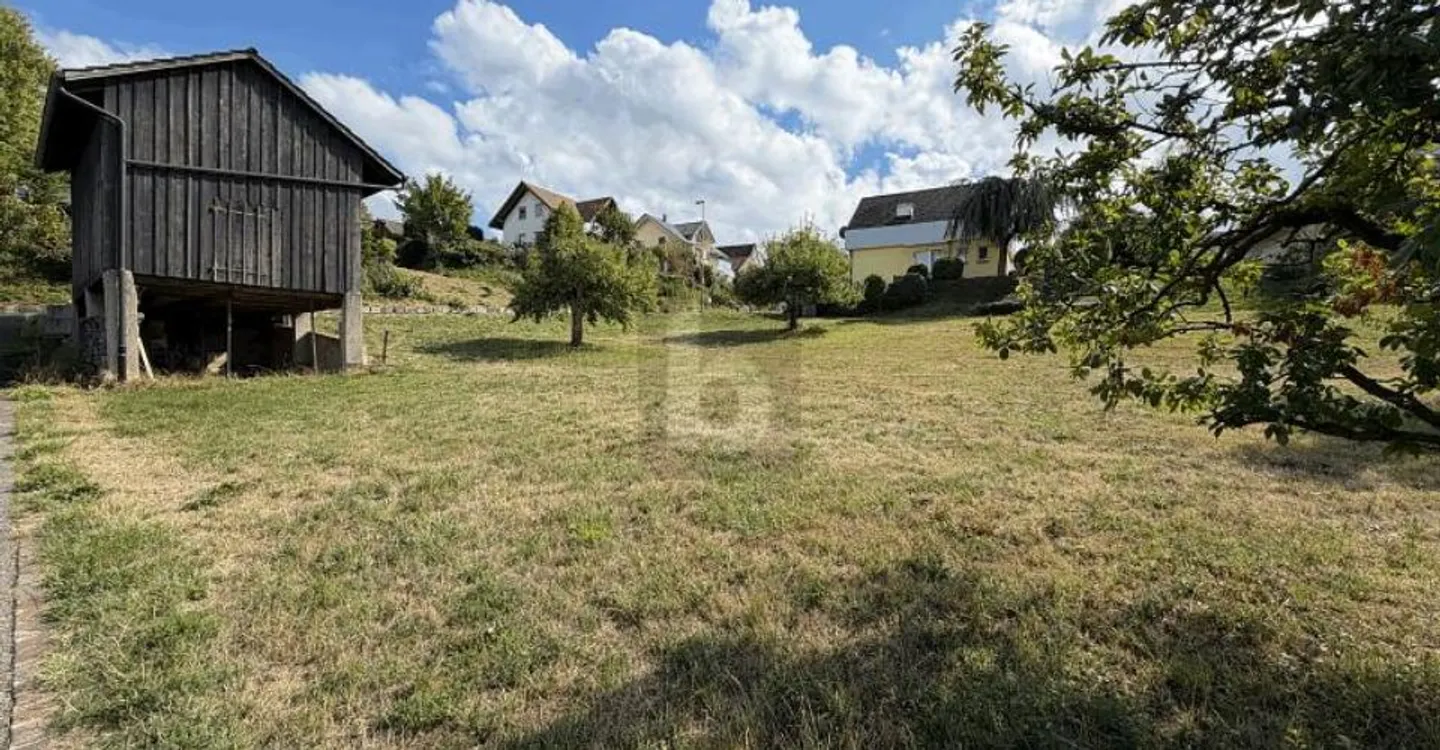 ATTRACTIVE PLOT IN THE RESIDENTIAL ZONE WG2 - Photo 2 of 2