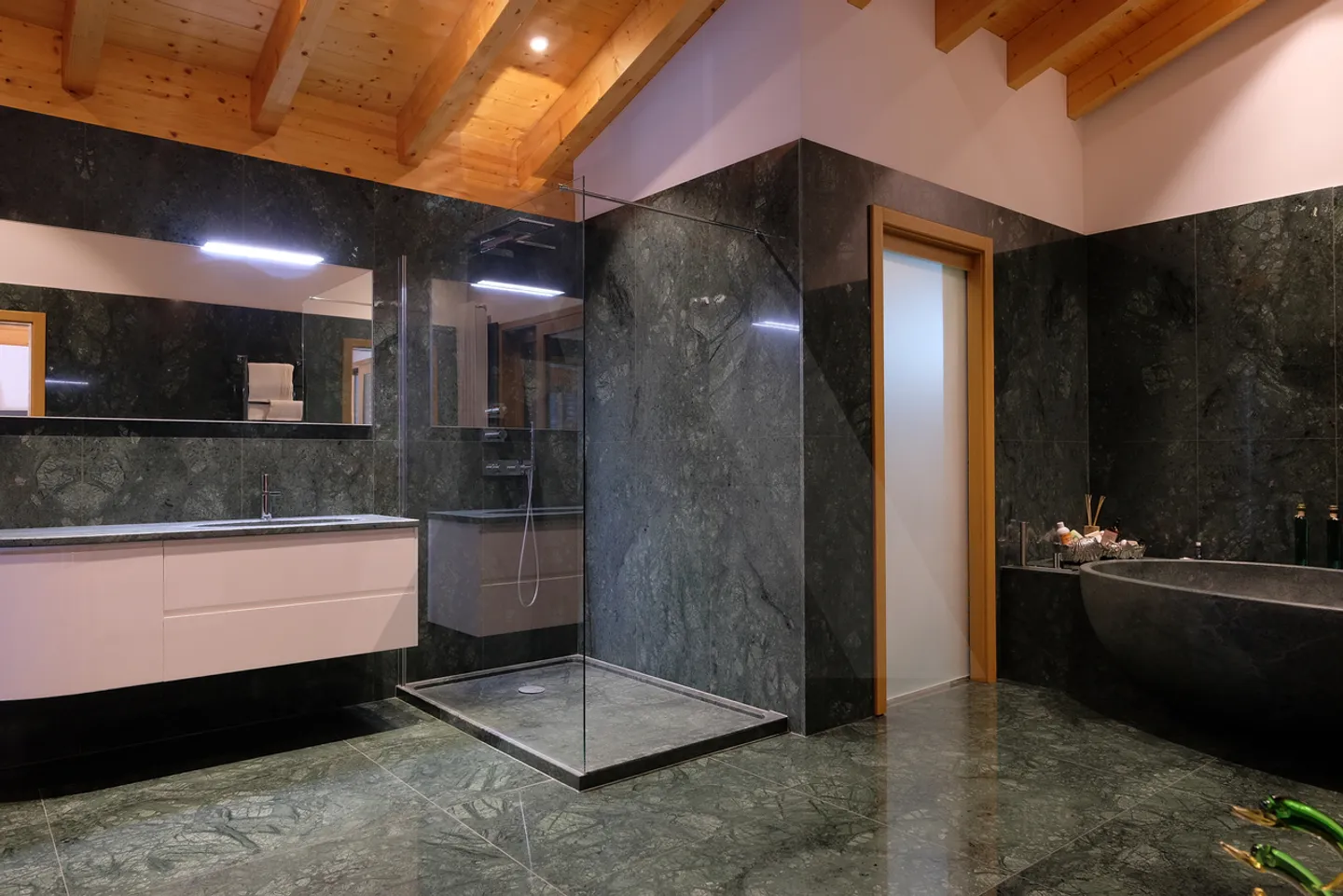 Exclusive Villa with Indoor Pool in Montagnola - Photo 17 of 18