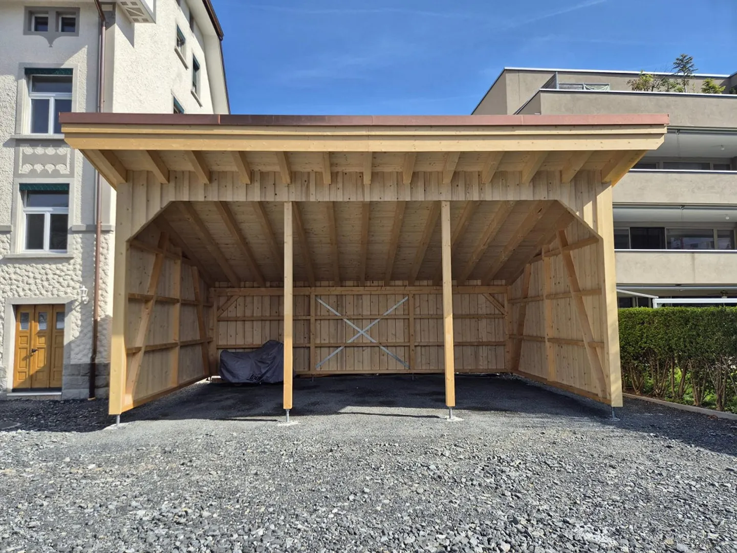 Ampio posto auto in Carport - Foto 1 di 3