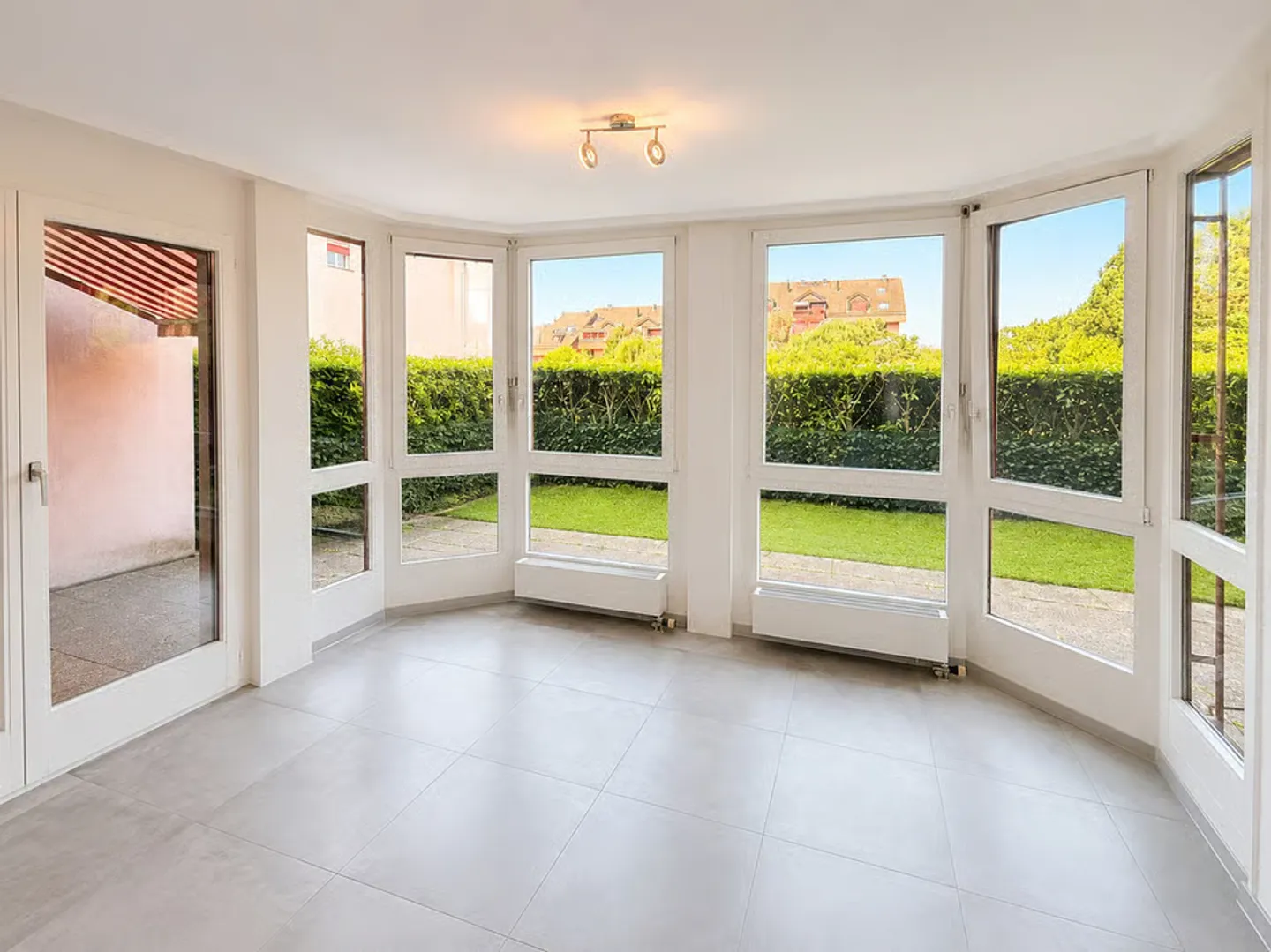 Appartement lumineux avec terrasse - Photo 5 sur 13