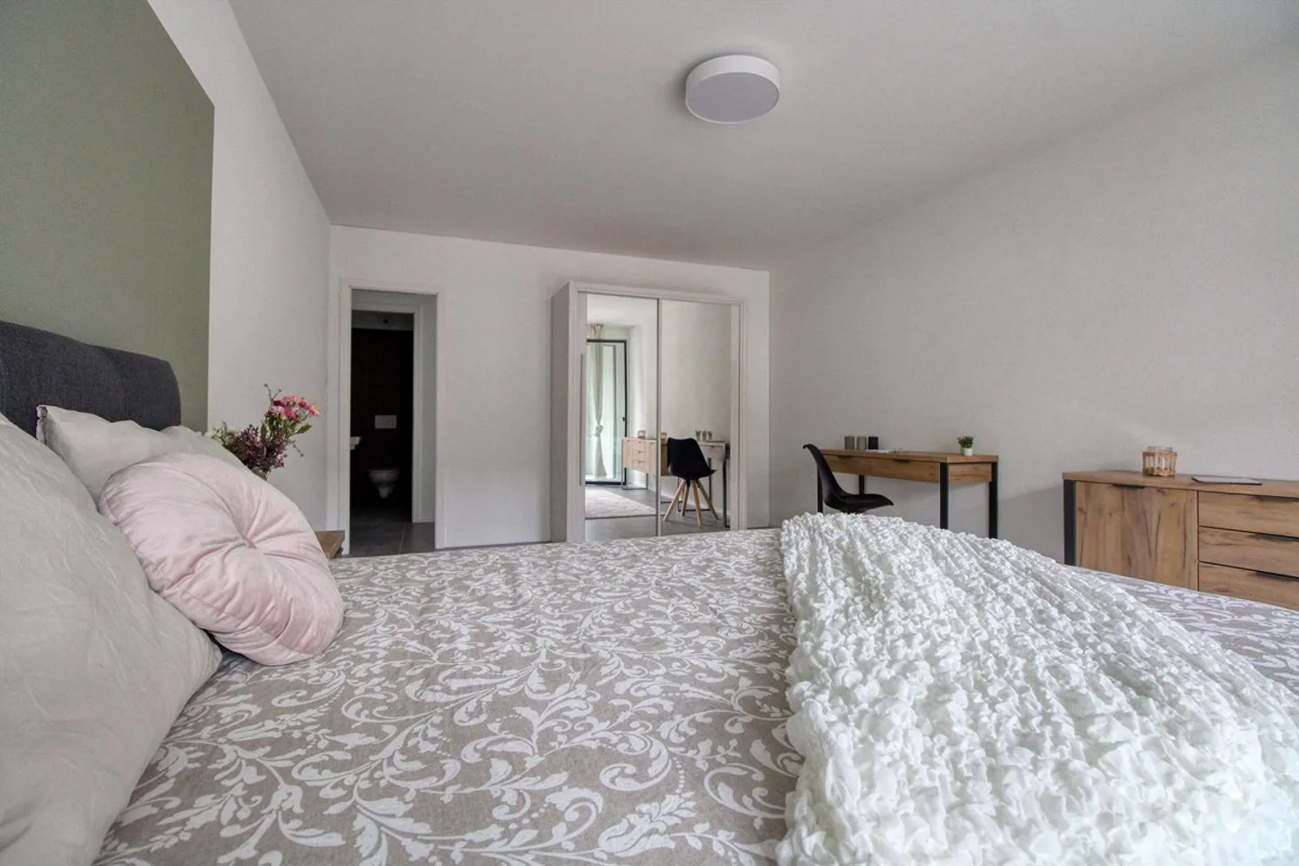 Appartamento spazioso a Crissier con balcone privato - Foto 7 di 24