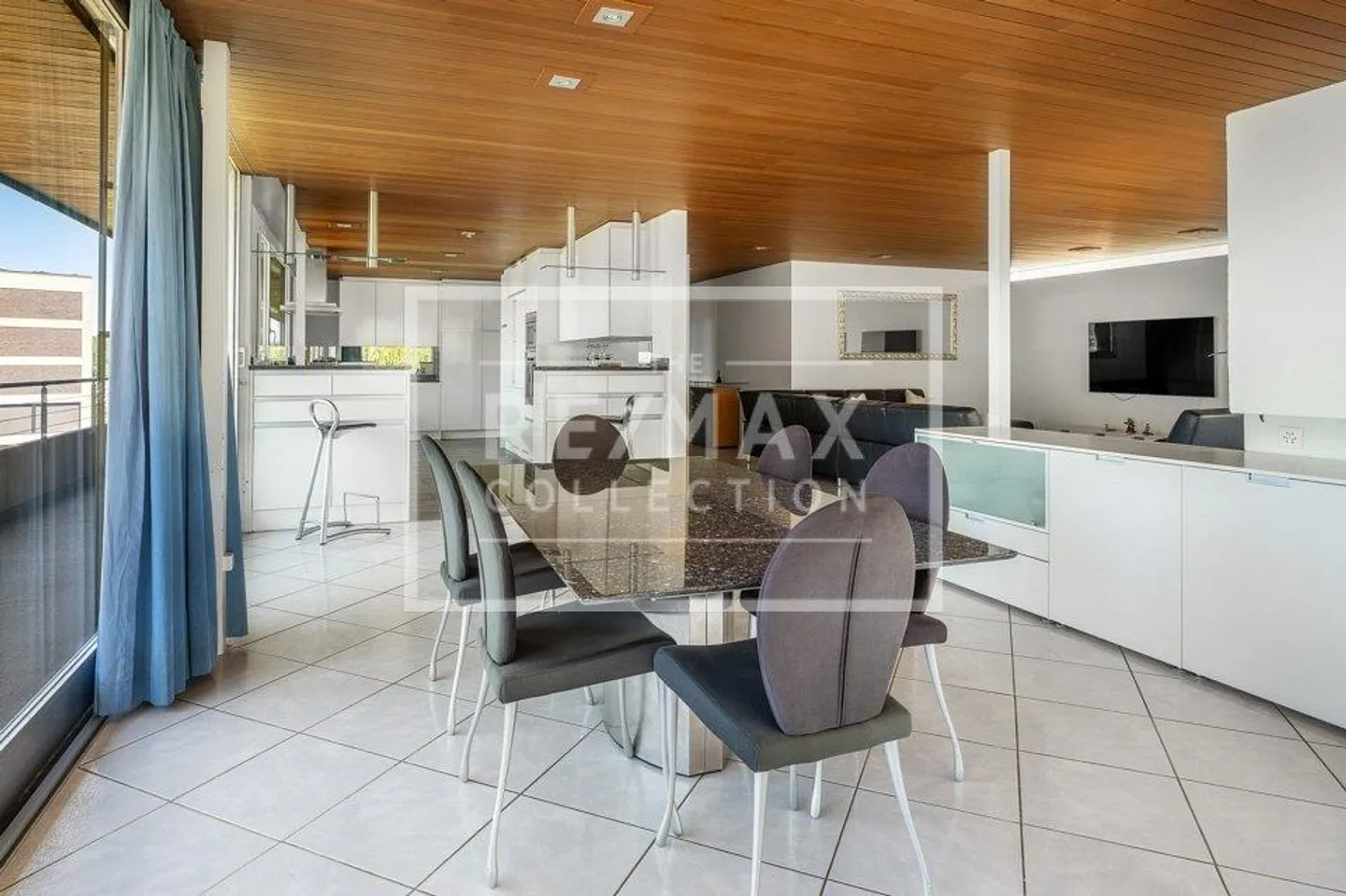 Appartement penthouse spacieux et lumineux avec 7½ pièces - Photo 8 sur 13