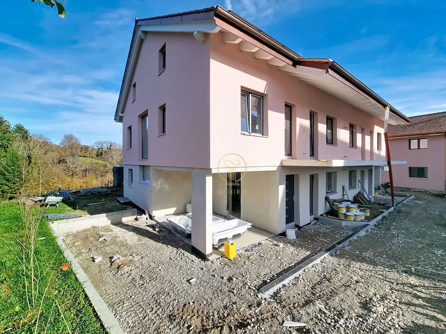 Semi-detached house for sale - Photo 3 of 10