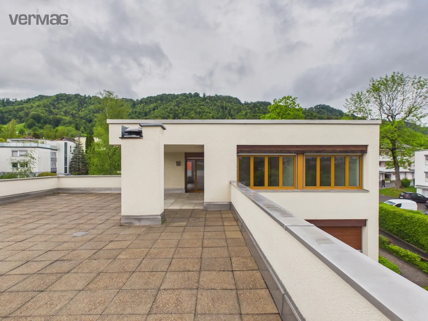 Bright Attic Apartment with Terrace - Photo 10 of 13