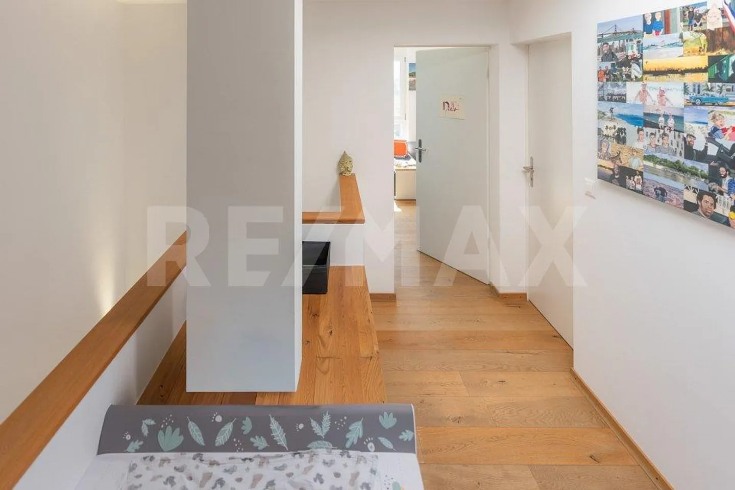 Vivere nel verde: Casa bifamiliare di 4½ stanze per famiglie - Foto 8 di 13