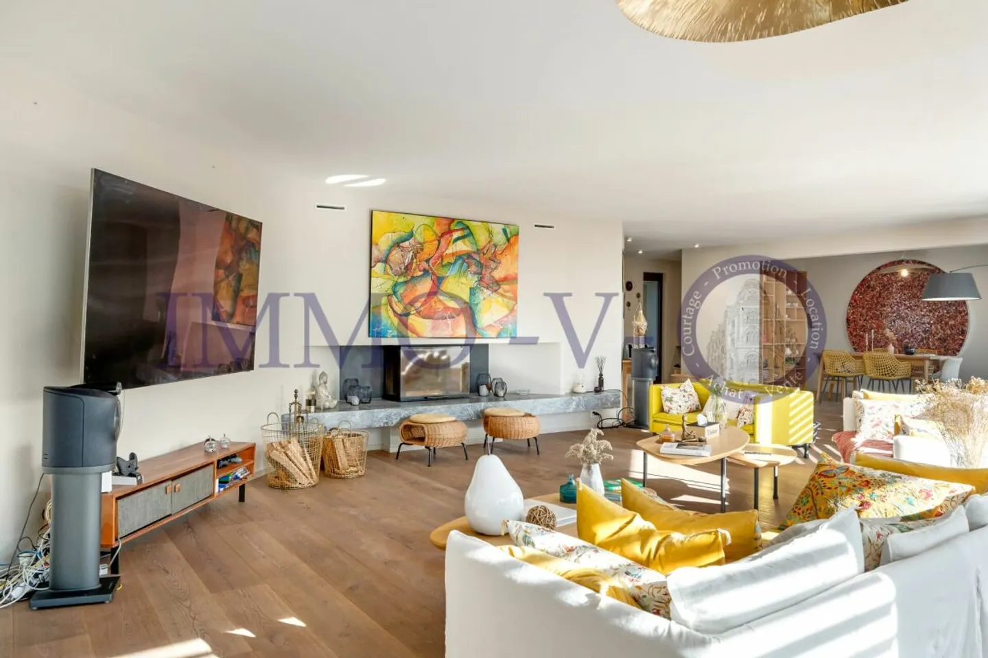 Esclusivo con piscina interna e grande terreno - Foto 4 di 14