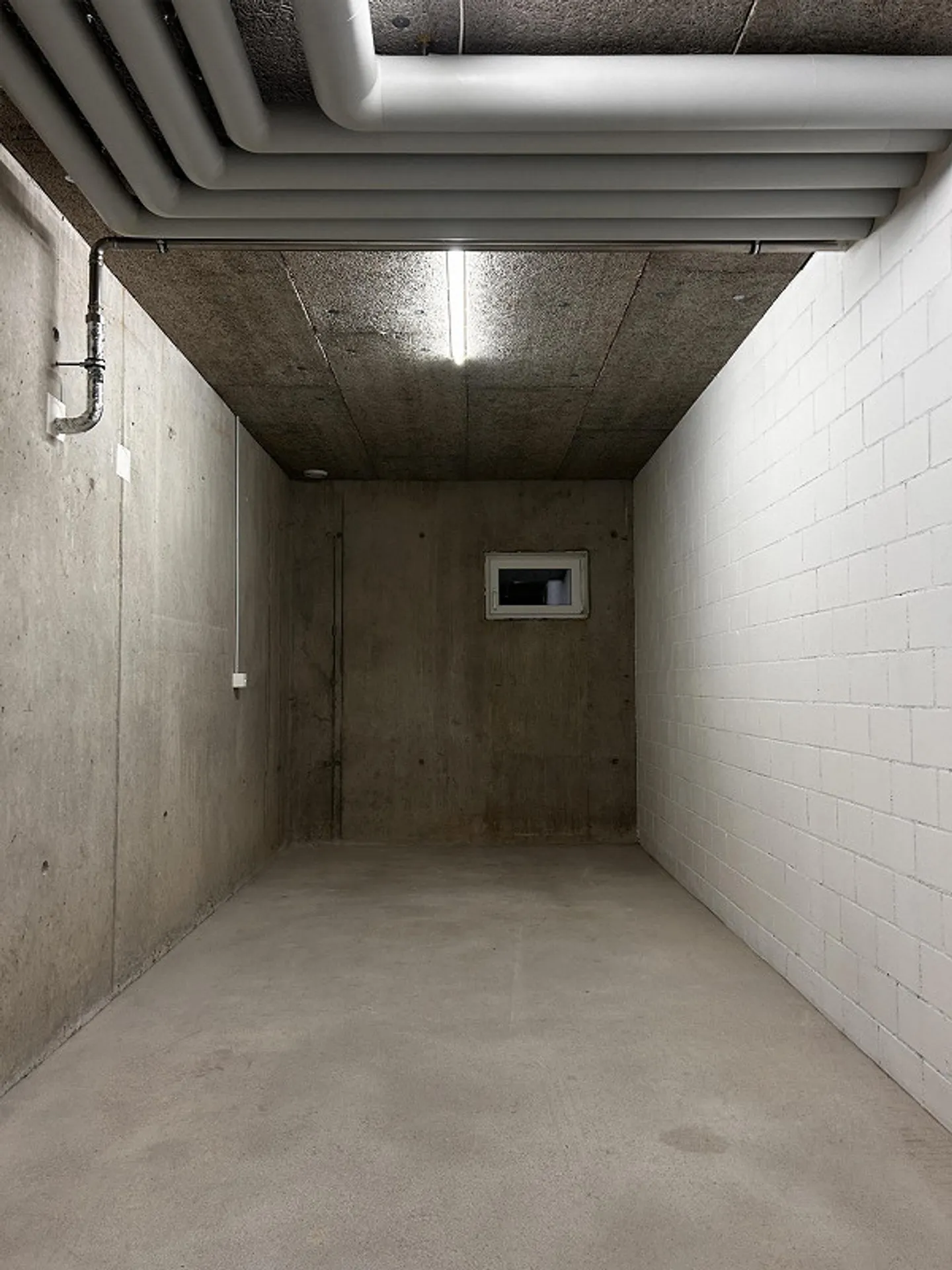 Espace disponible ou de stockage à louer - Photo 3 sur 4