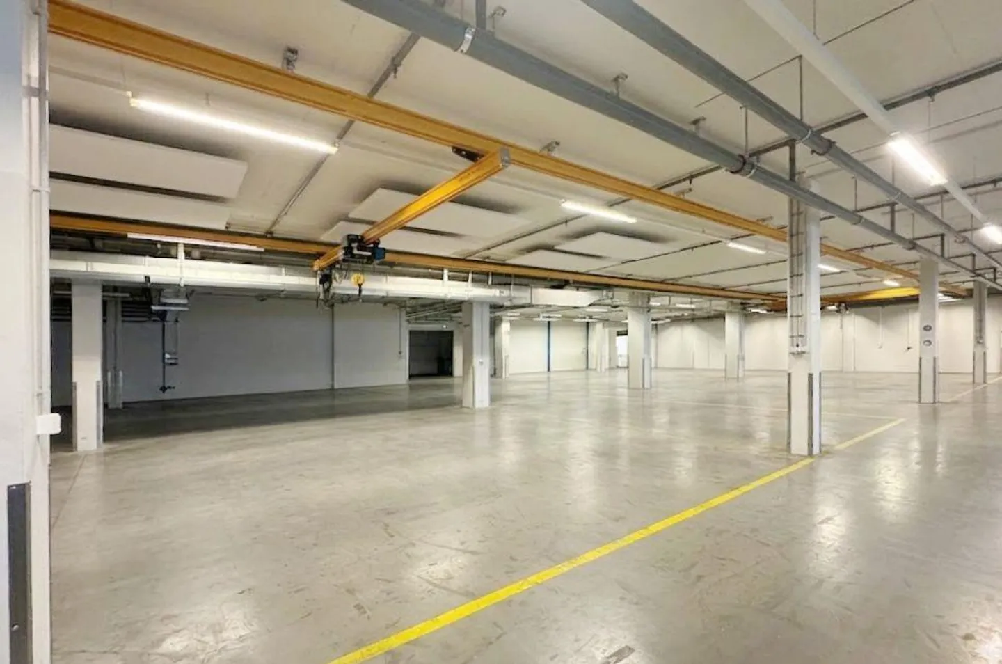 867m² - Espace commercial, de production ou de stockage avec livraison optimale... - Photo 4 sur 11