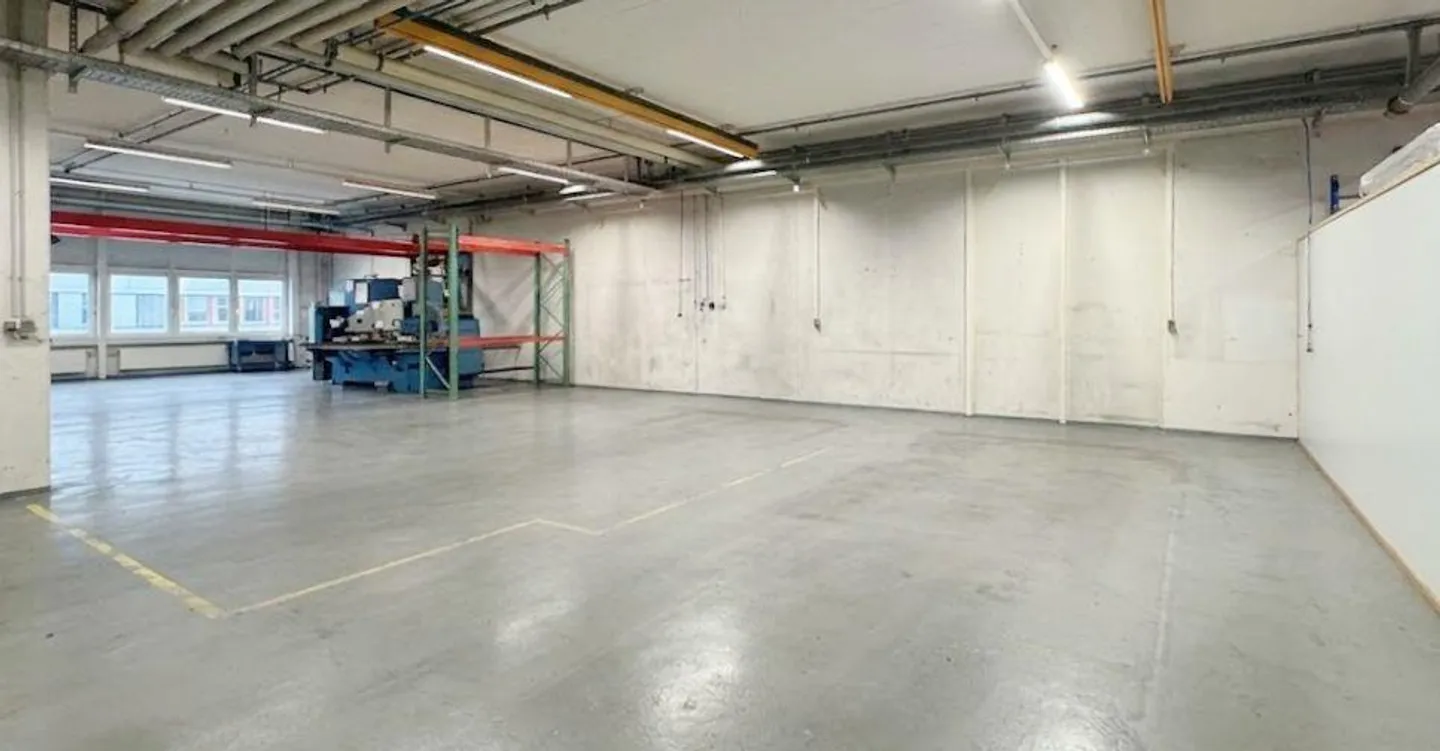 867m² - Espace commercial, de production ou de stockage avec livraison optimale... - Photo 5 sur 11