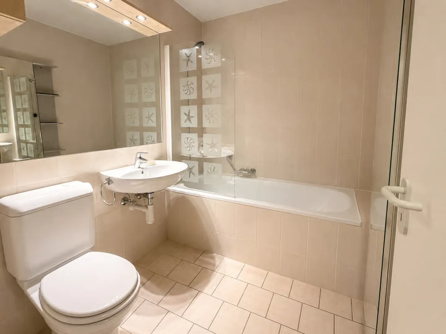 Appartement lumineux avec terrasse - Photo 9 sur 13