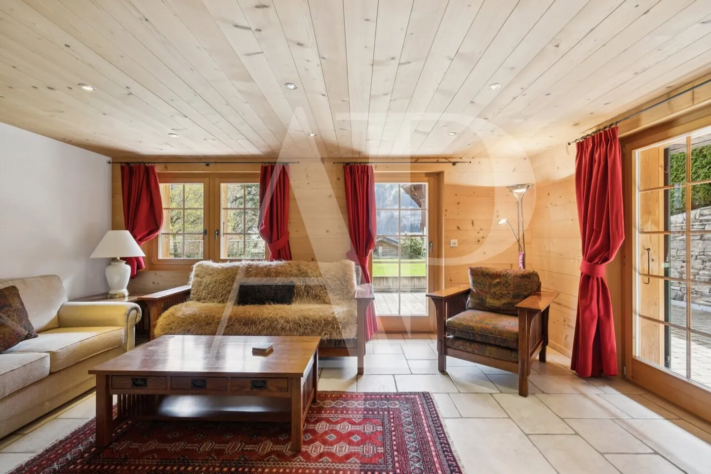Magnificent 3.5 room apartment in the heart of Champéry - Photo 2 of 15