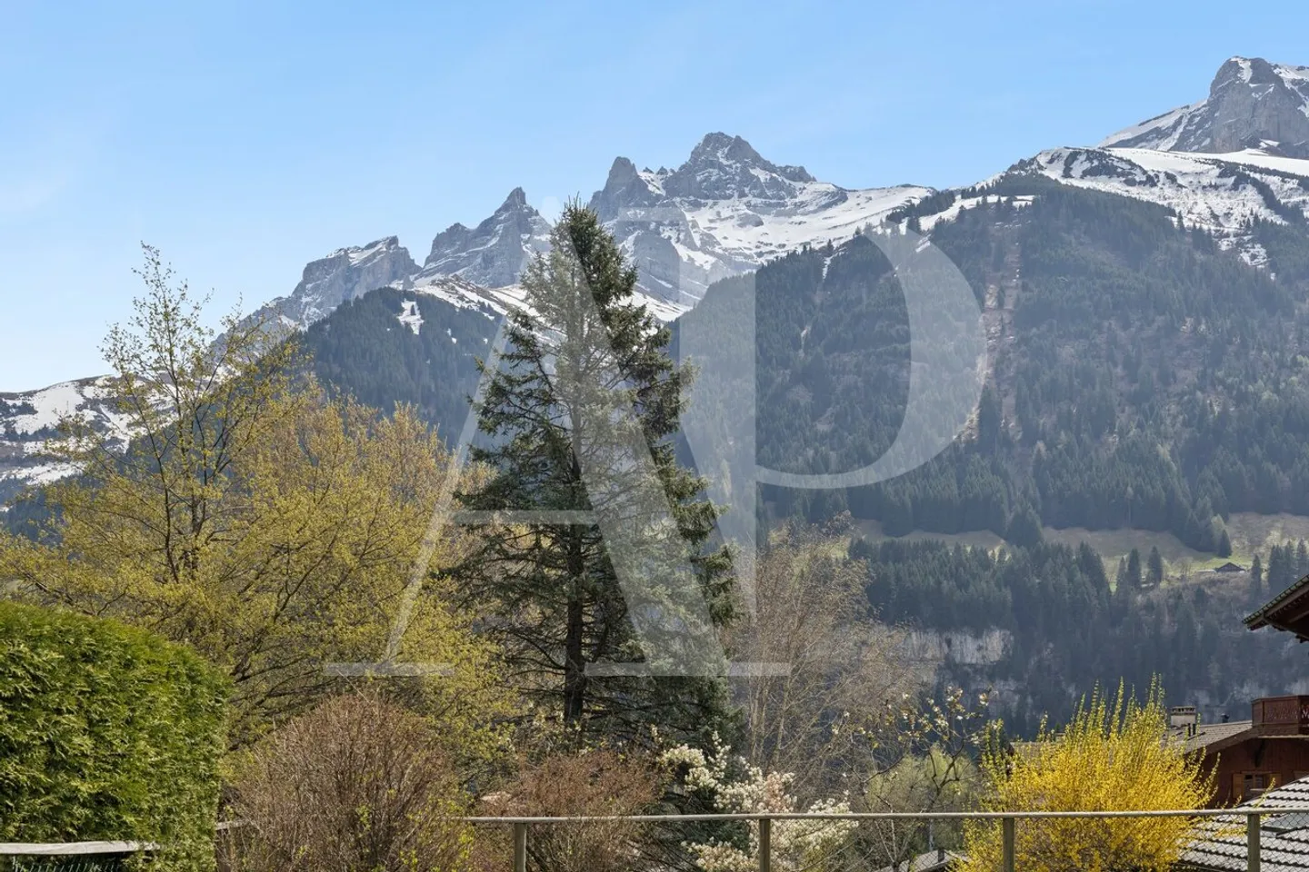 Magnificent 3.5 room apartment in the heart of Champéry - Photo 8 of 15