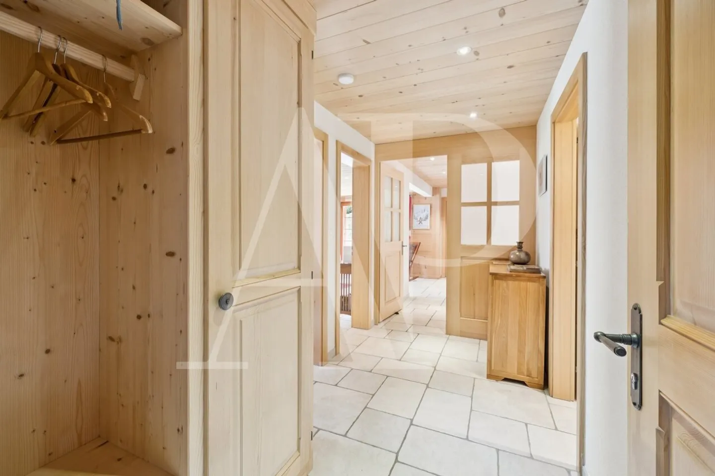 Magnificent 3.5 room apartment in the heart of Champéry - Photo 15 of 15