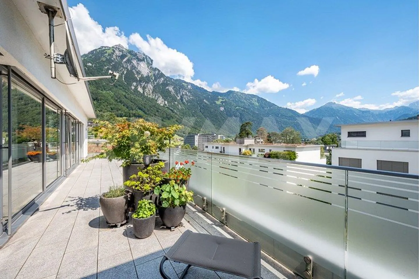 Esclusivo attico di 4½ stanze con vista mozzafiato - Foto 2 di 13