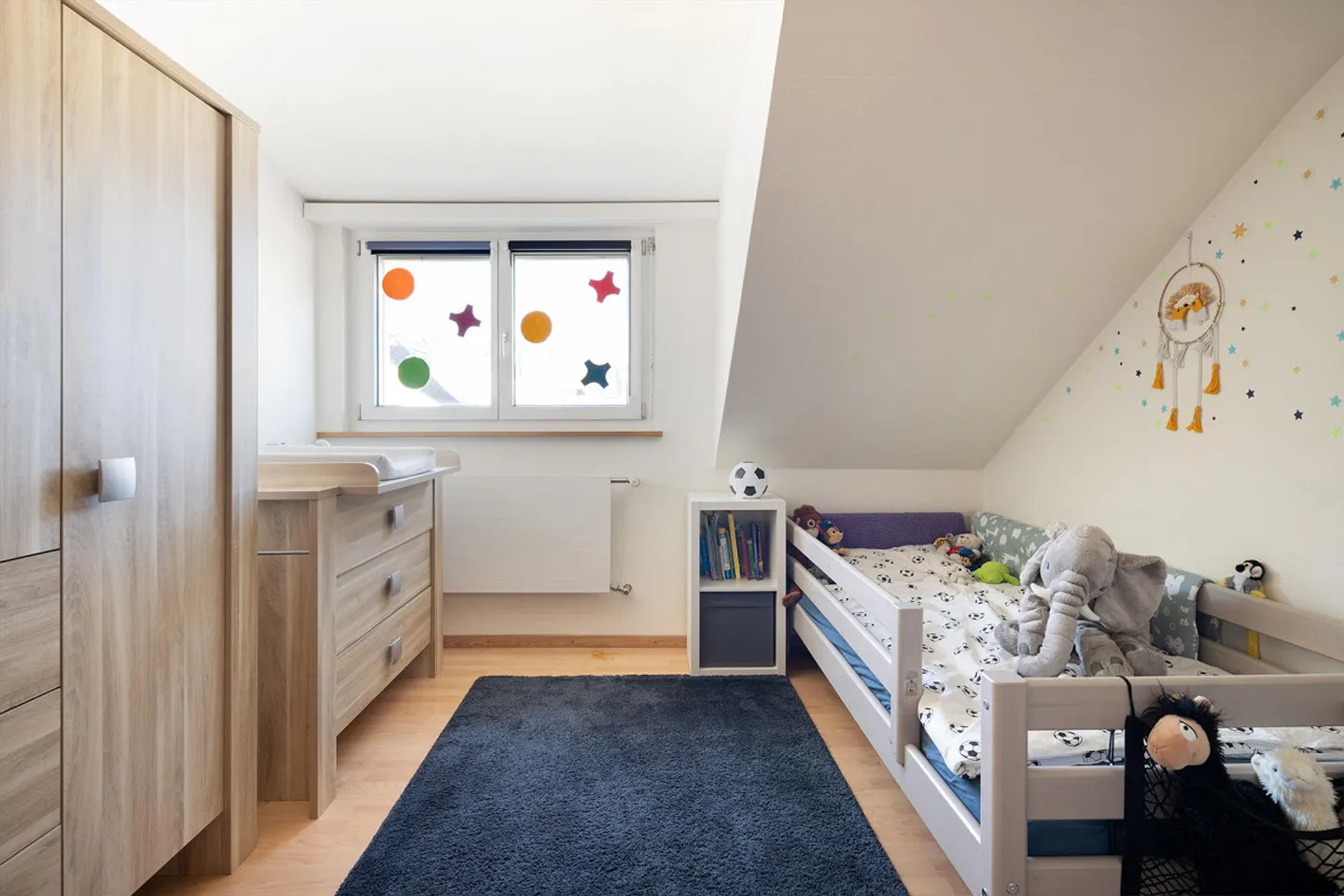 Casa unifamiliare angolare con spazio commerciale, box garage e patio - Foto 4 di 12