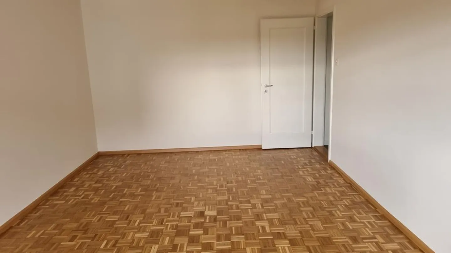 Appartement spacieux de 2 pièces dans le quartier Iselin - Photo 8 sur 10