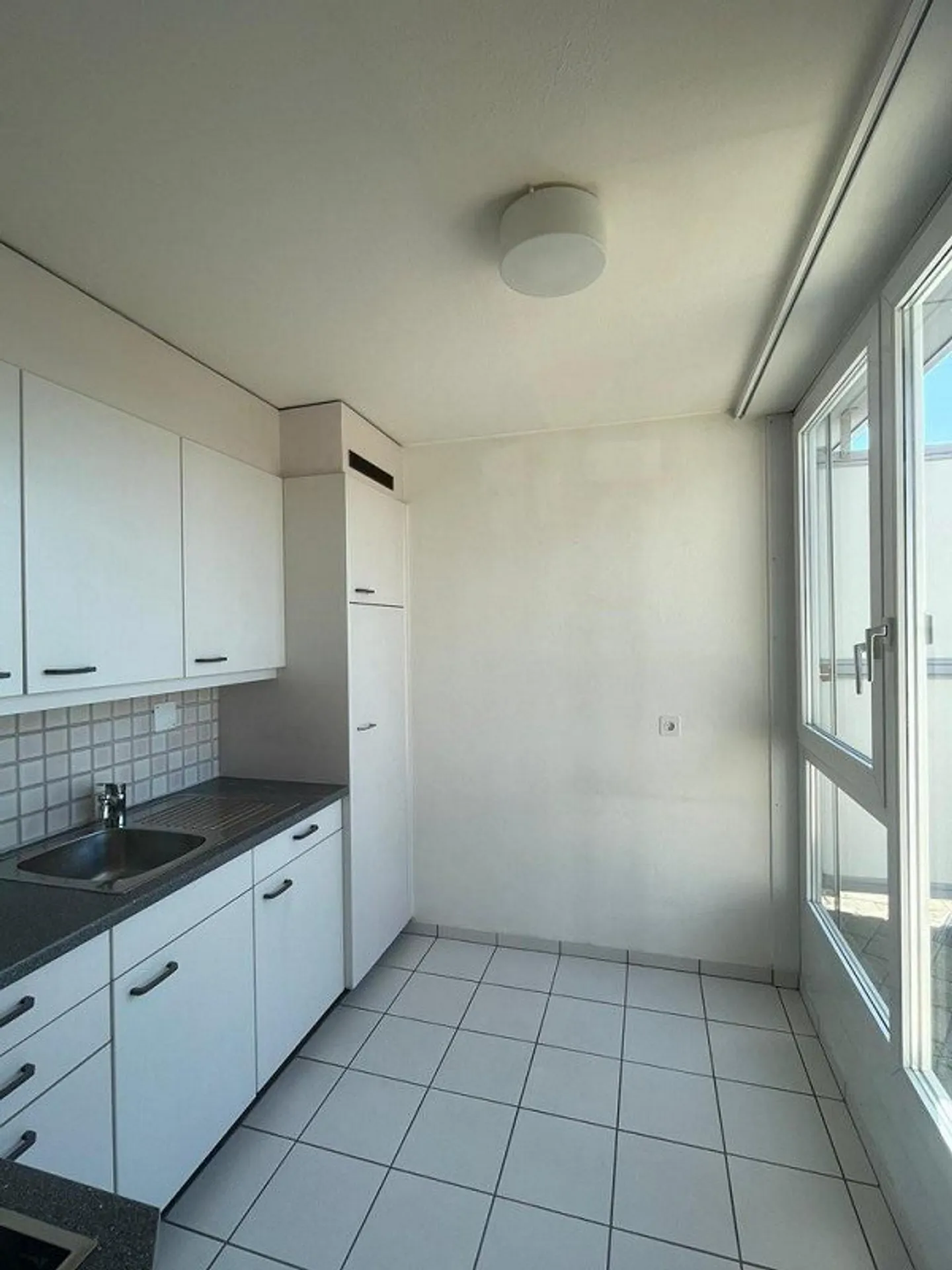 Charmante Attika Wohnung Nähe Stadt - Foto 3 von 9