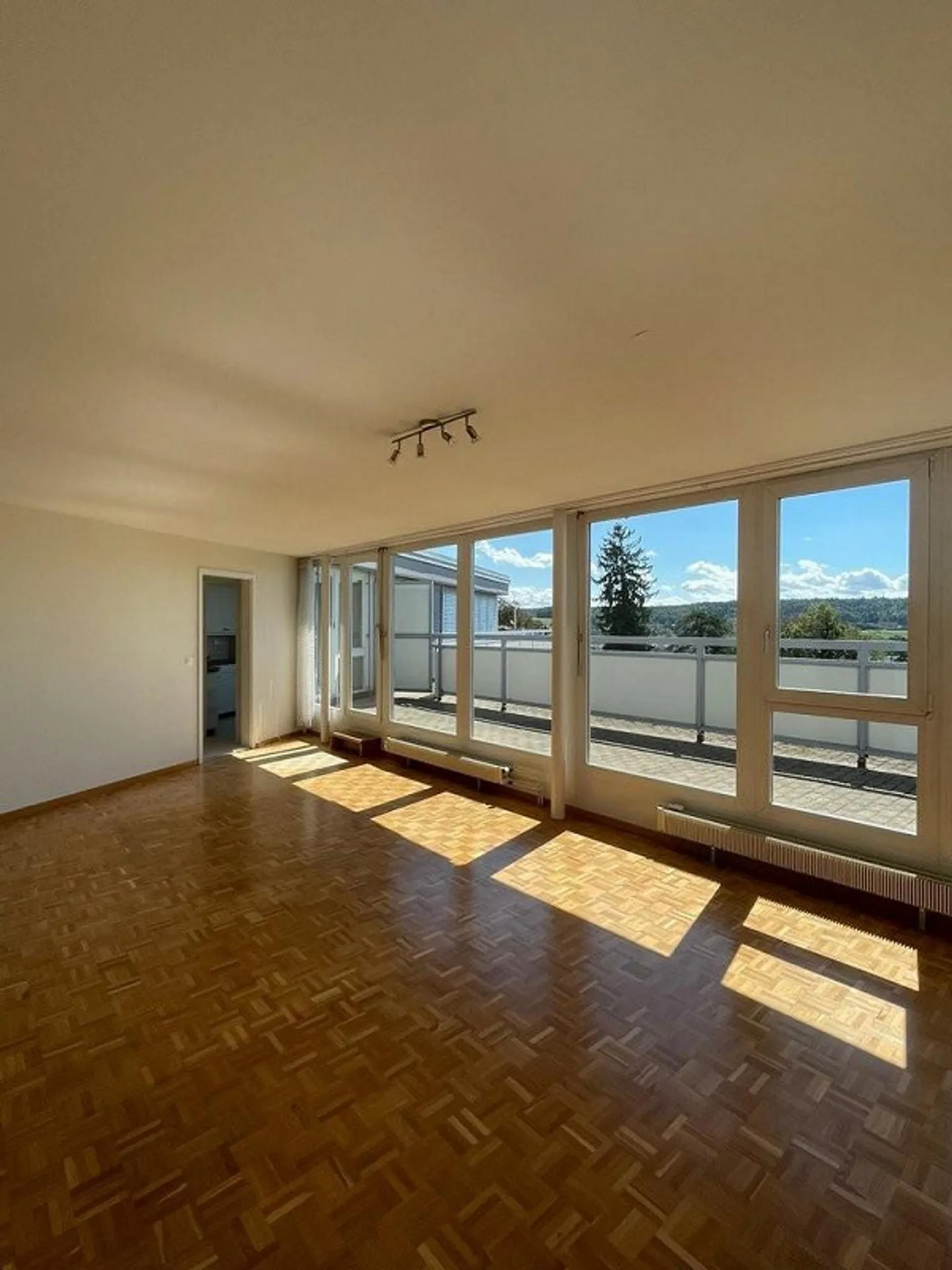 Charmante Attika Wohnung Nähe Stadt - Foto 5 von 9