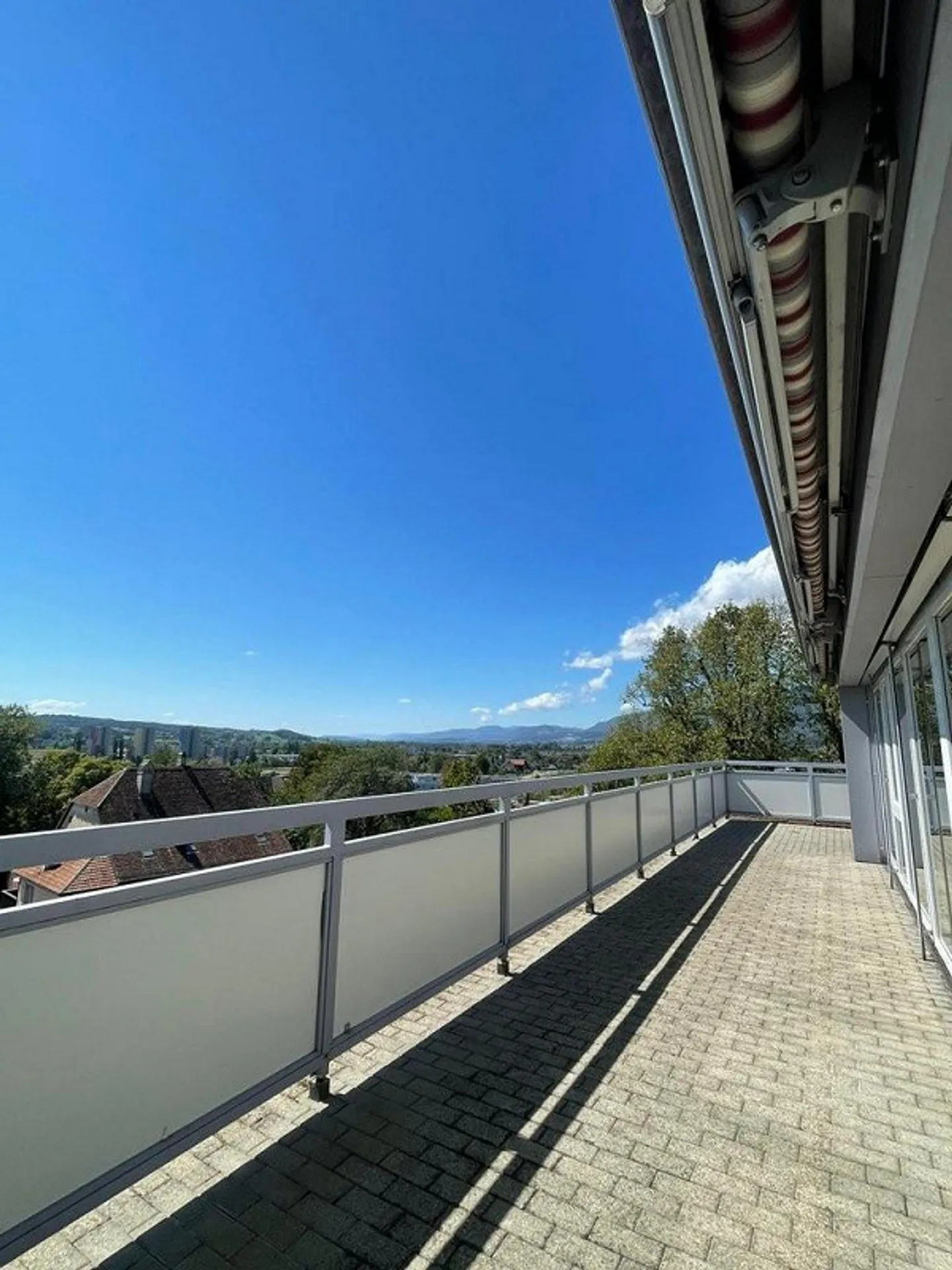 Charmante Attika Wohnung Nähe Stadt - Foto 8 von 9