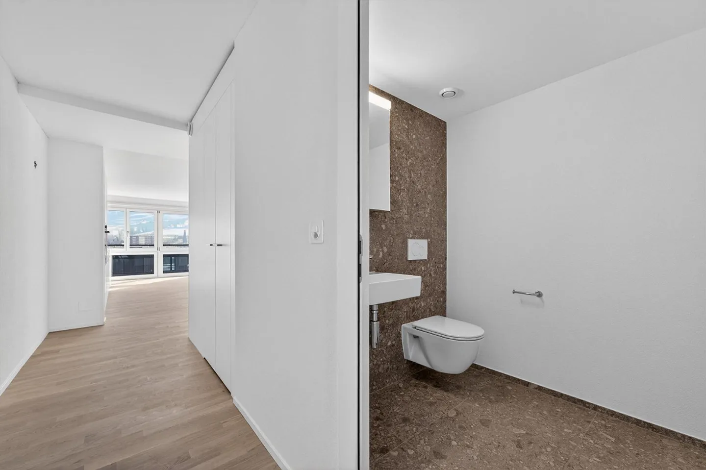 Appartamento duplex 3.5 locali con propria terrazza sul tetto (125 m2) a Zug - Foto 5 di 8