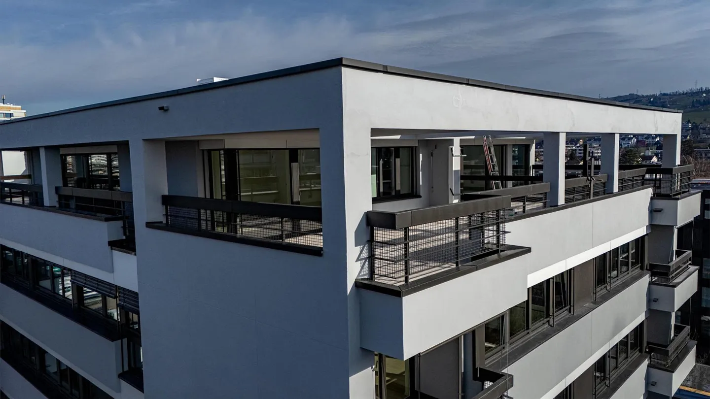 Appartamento duplex 3.5 locali con propria terrazza sul tetto (125 m2) a Zug - Foto 6 di 8