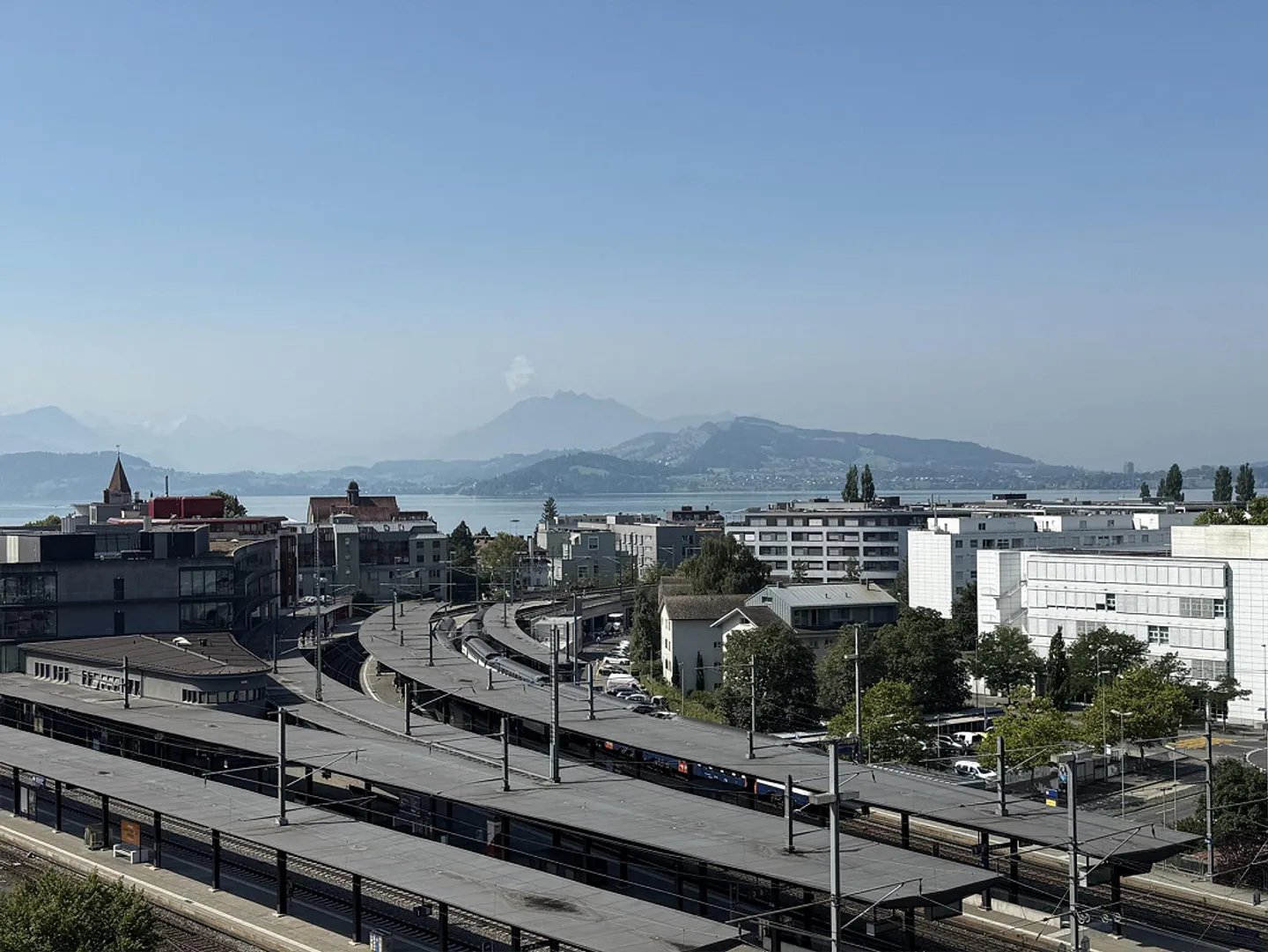 Appartamento duplex 3.5 locali con propria terrazza sul tetto (125 m2) a Zug - Foto 7 di 8