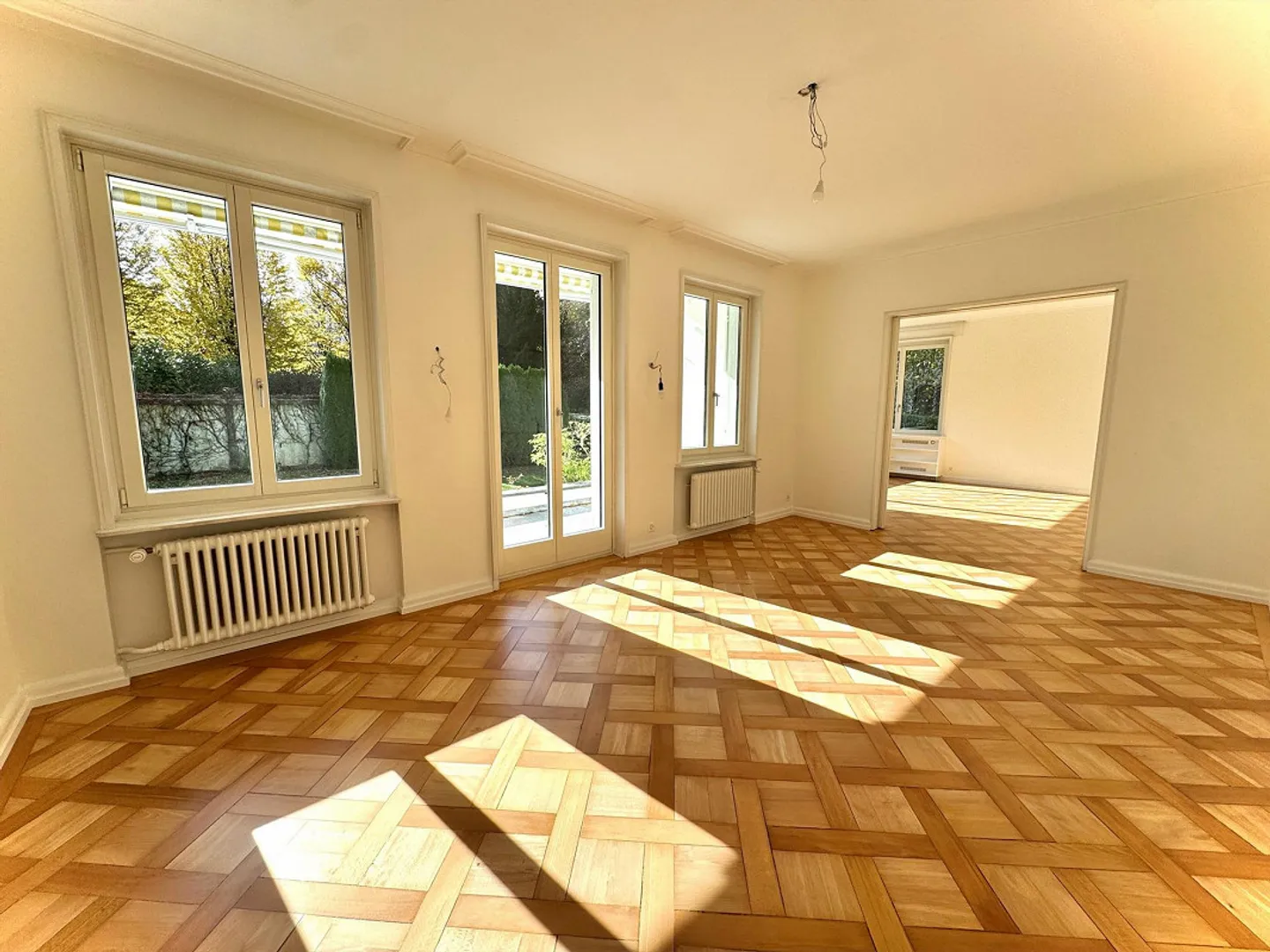 Neu renoviertes 7½ - Zimmer Einfamilienhaus mit  grossem Garten - Foto 4 von 19