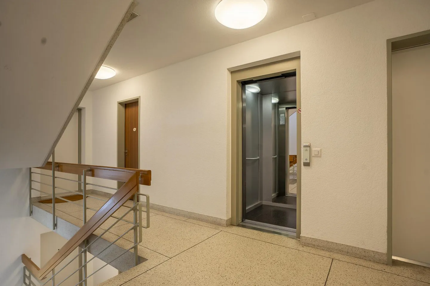 Uffici e studi - modernamente ristrutturati - posizione centrale a Oberhofen - Foto 5 di 12