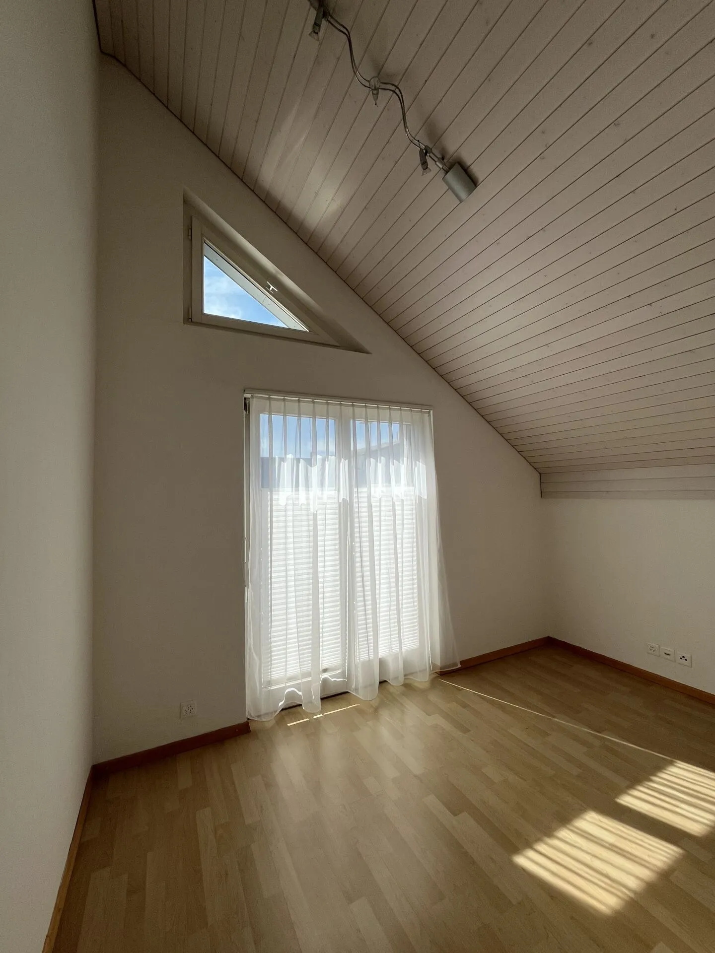 Geräumiges Einfamilienhaus mit Garten - Foto 7 von 10