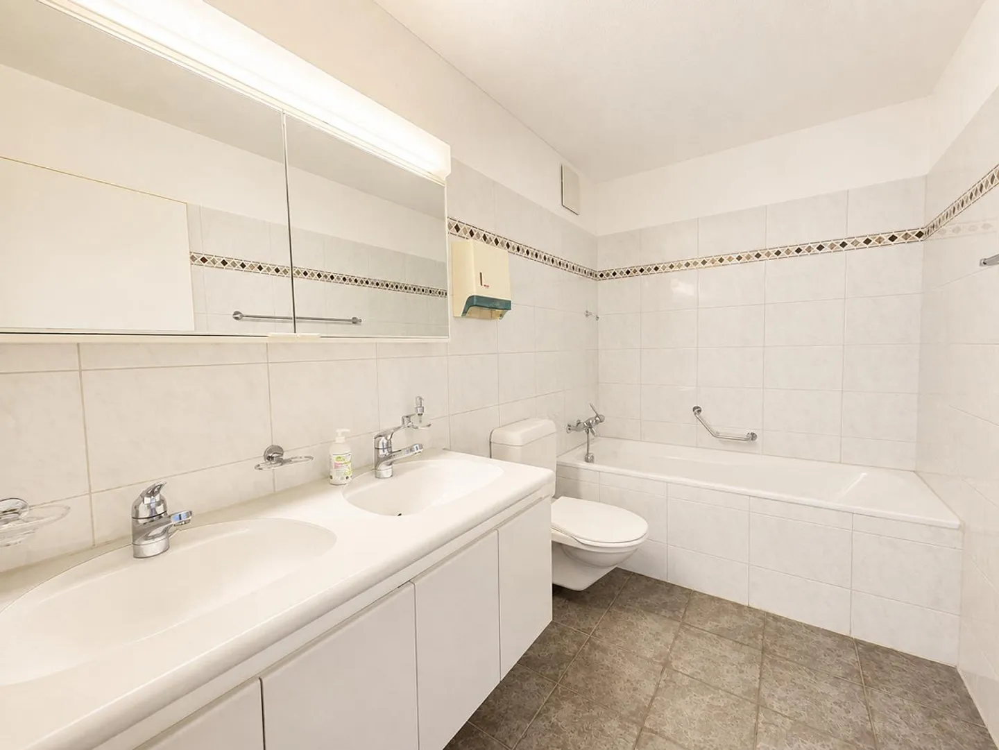 Spacious 5.5-room maisonette apartment in Leuggern - available immediately! - Photo 5 of 15