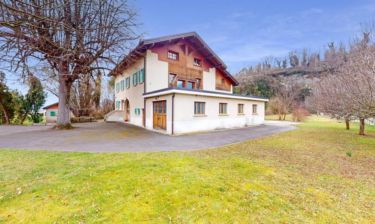 Rental building and 3 activity/storage spaces - Photo 2 of 13