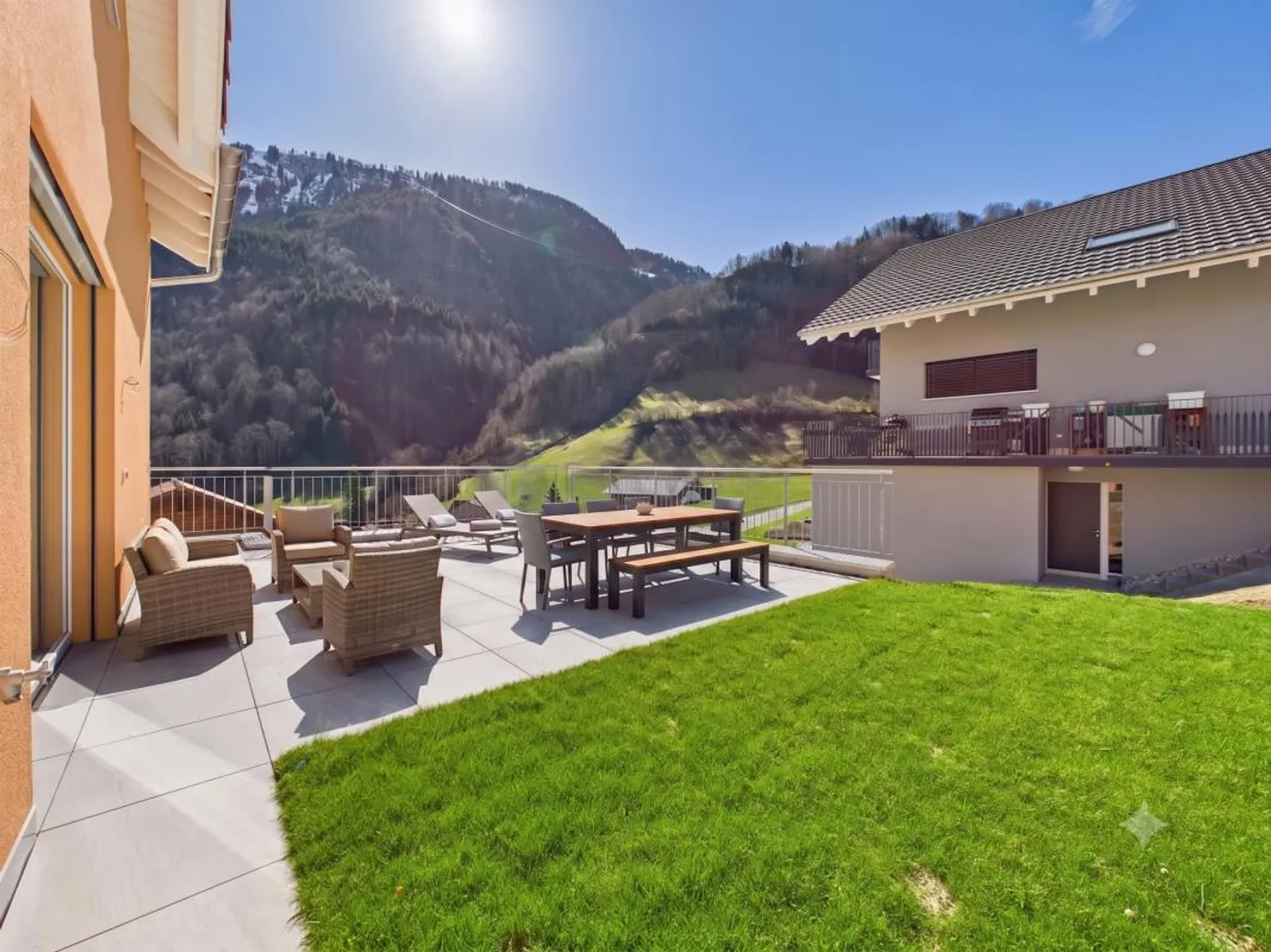 Première occupation avec une vue imprenable sur les montagnes - Photo 15 sur 16